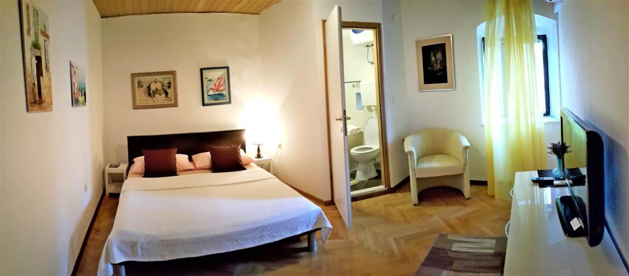 Bruno Split Centre Apartment And Room المظهر الخارجي الصورة