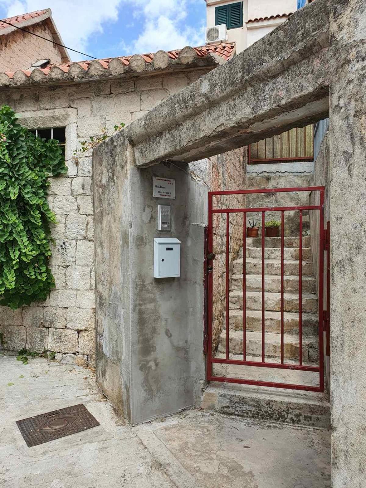 Bruno Split Centre Apartment And Room الغرفة الصورة