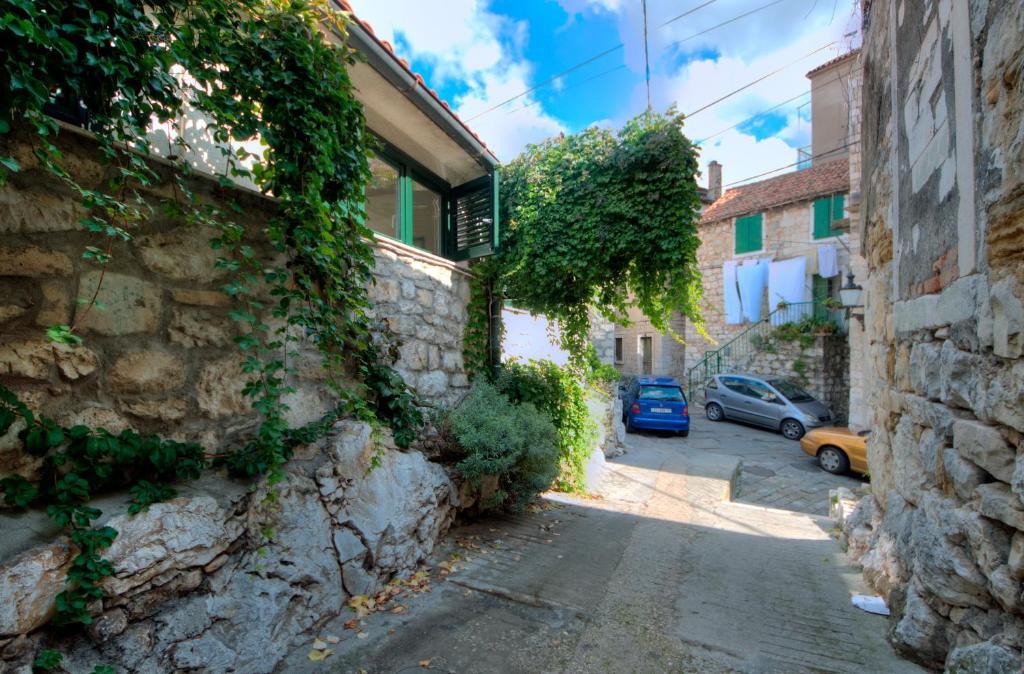 Bruno Split Centre Apartment And Room المظهر الخارجي الصورة