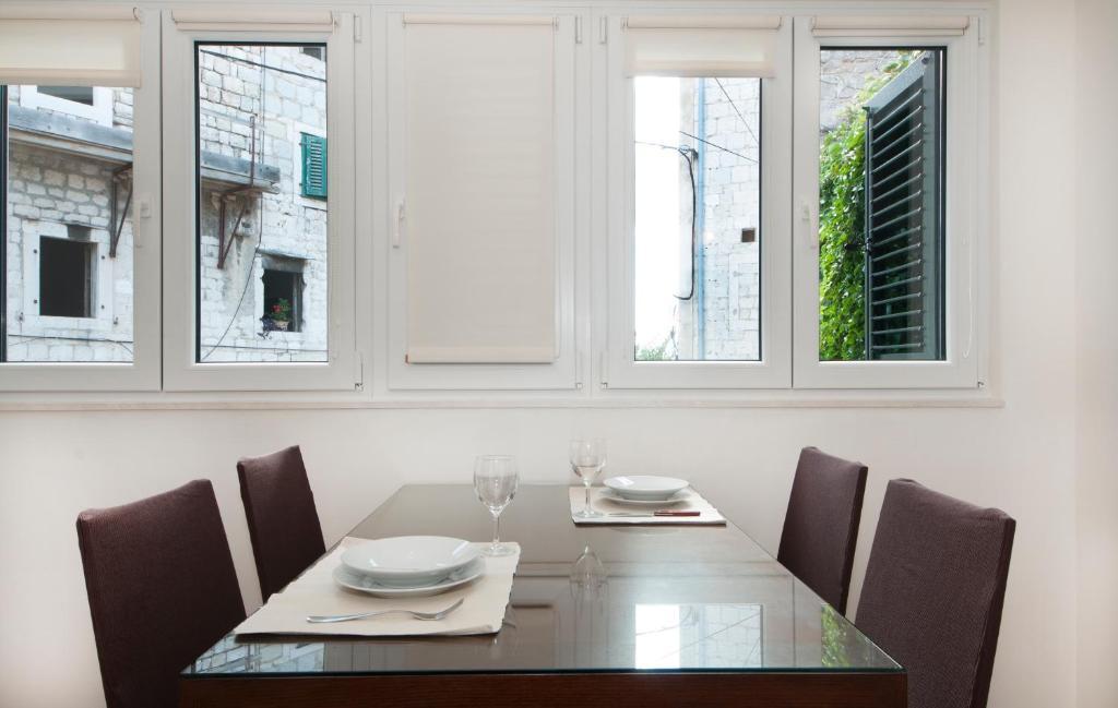 Bruno Split Centre Apartment And Room المظهر الخارجي الصورة
